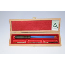 Rifle cleaning kit with three-piece plastic coated steel cleaning rod. Available in all rifle calibres.