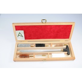 Shotgun cleaning kit with three-piece aluminium cleaning rod.